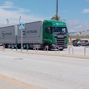 Водитель категории C+E — рейсы по ЕС,  официальное оформление,  премии 