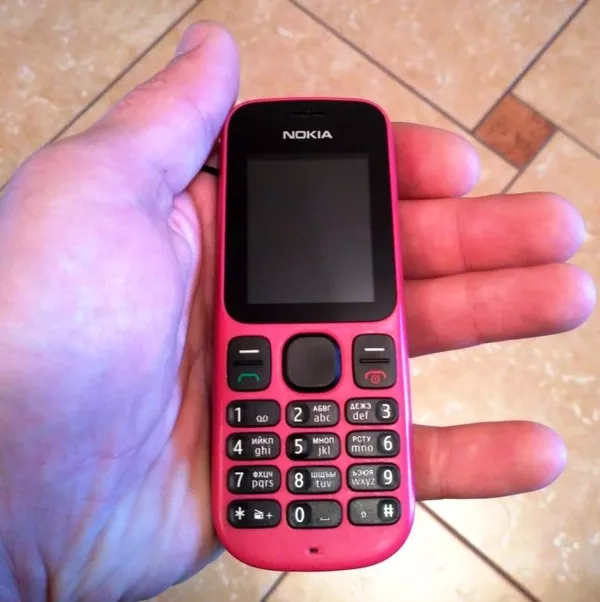 Мобильный Nokia 100 Розовый без задней крышки