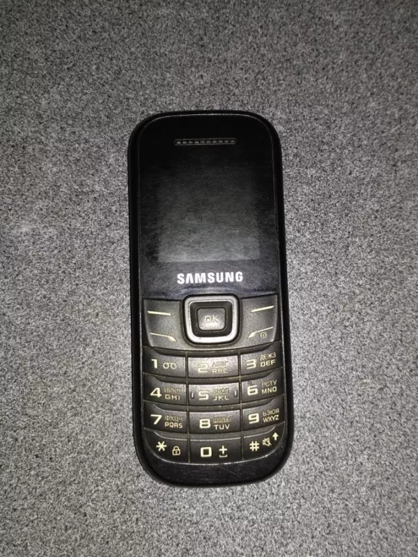 Мобильный Samsung GT-E1200M кнопочный
