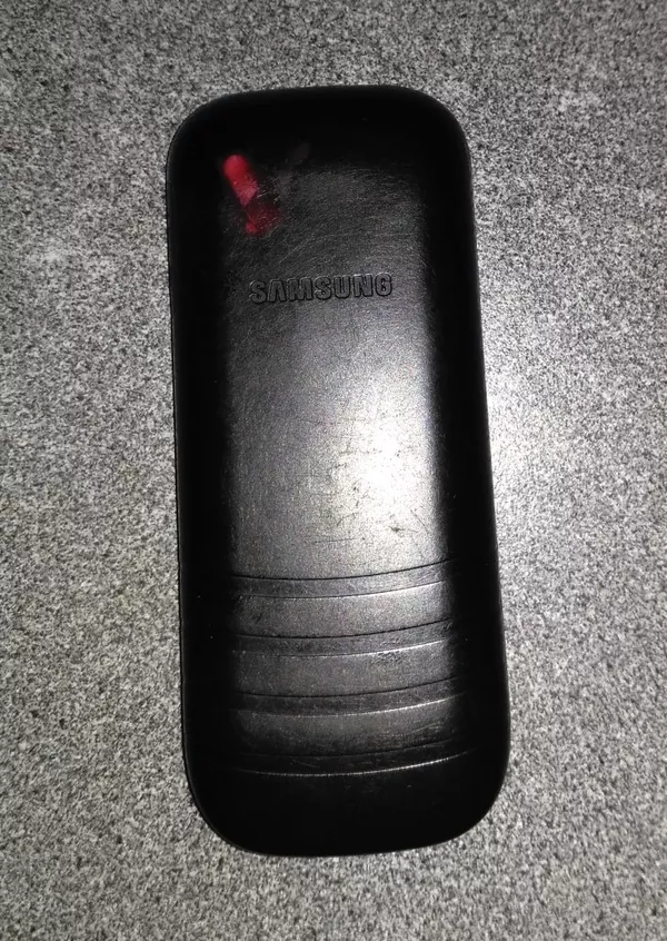 Мобильный Samsung GT-E1200M кнопочный 2