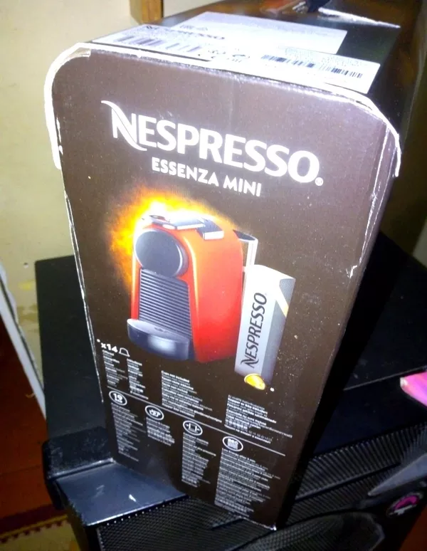 Кофемашина Nespresso Essenza Mini D30 (красный).