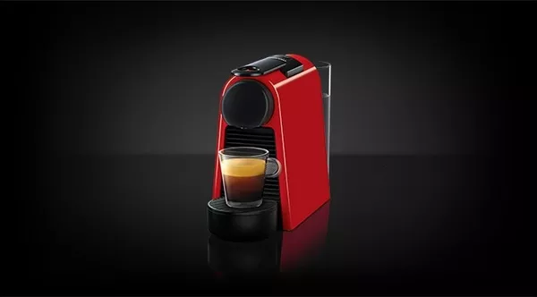 Кофемашина Nespresso Essenza Mini D30 (красный). 3